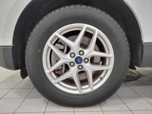Oxford White 2022 Ford Edge SEL