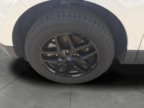 Oxford White 2022 Ford Edge SEL