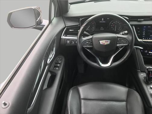 2022 Cadillac XT6 Premium Luxury FWD
