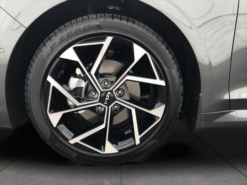 2025 Kia K5 EX