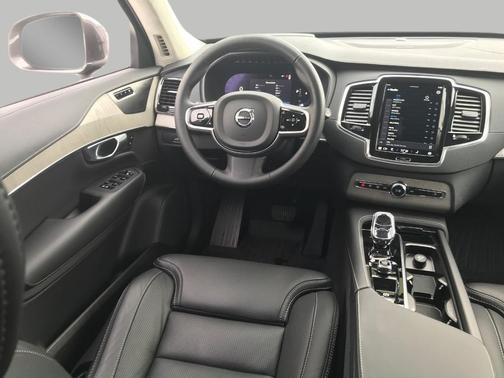 2025 Volvo XC90 B6 Ultra