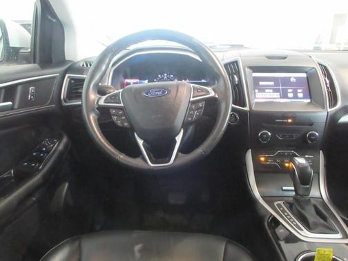 Photo 4 of 27 of 2015 Ford Edge SEL