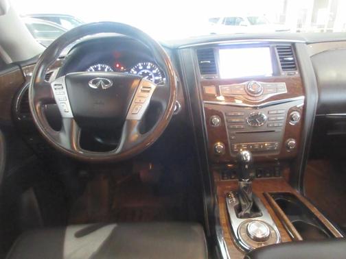 Photo 5 of 27 of 2015 INFINITI QX80 Base