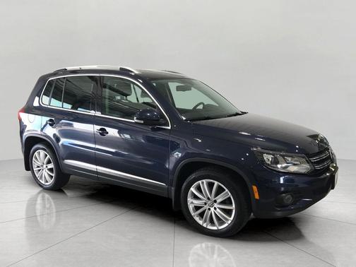 Night Blue Metallic 2016 Volkswagen Tiguan SE