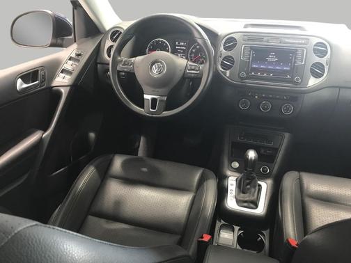 Night Blue Metallic 2016 Volkswagen Tiguan SE