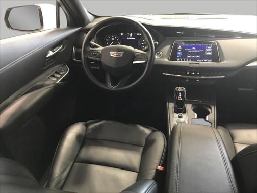 2022 Cadillac XT4 Premium Luxury