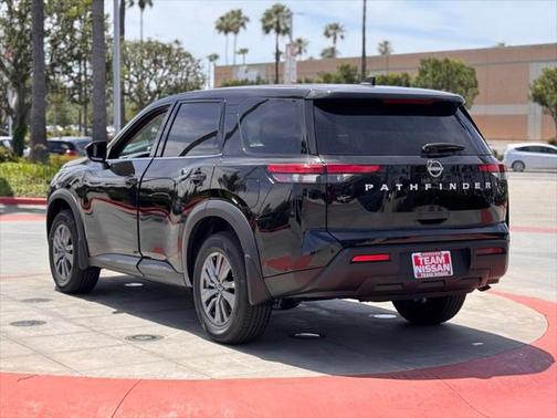 2025 Nissan Pathfinder S FWD