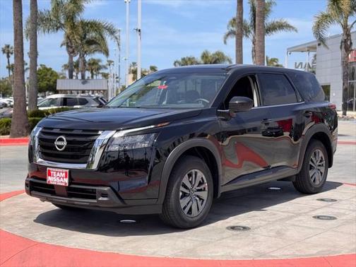 2025 Nissan Pathfinder S FWD