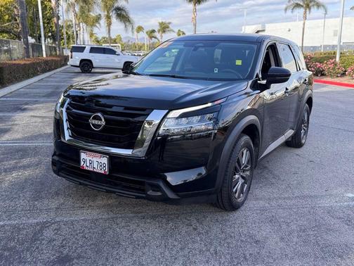 Super Black 2022 Nissan Pathfinder S 2WD