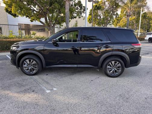 Super Black 2022 Nissan Pathfinder S 2WD