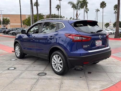 2022 Nissan Rogue Sport SV