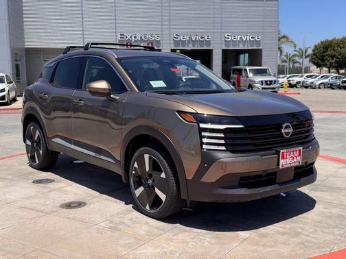 2025 Nissan Kicks SR
