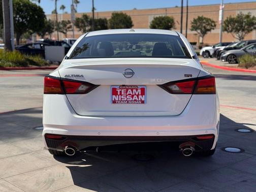 2025 Nissan Altima SR FWD