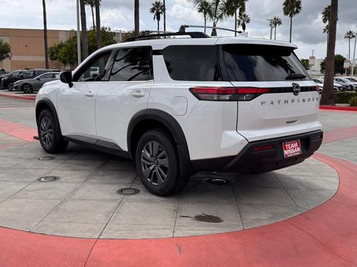 2025 Nissan Pathfinder SV FWD