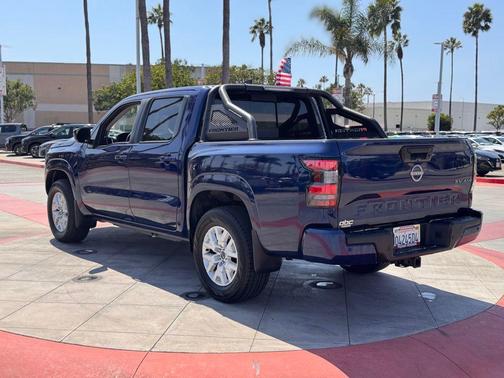 2023 Nissan Frontier SV