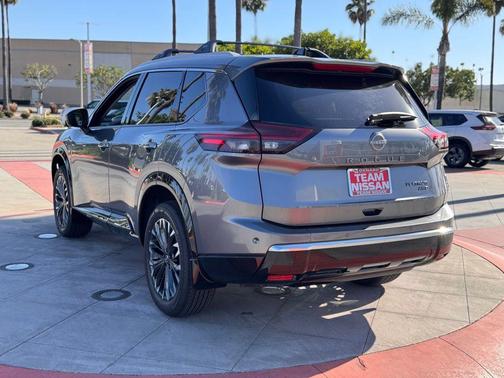 Gun Met 2026 Nissan Rogue Platinum