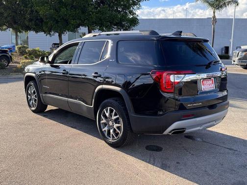 2023 GMC Acadia FWD SLT