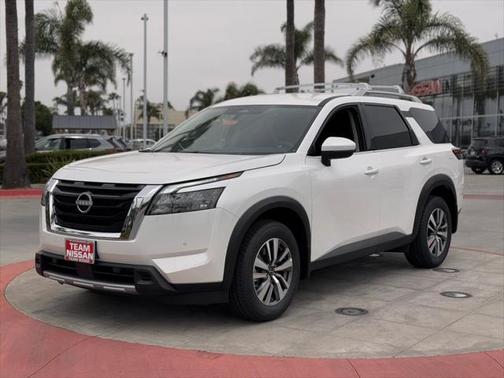 2025 Nissan Pathfinder SL 4WD