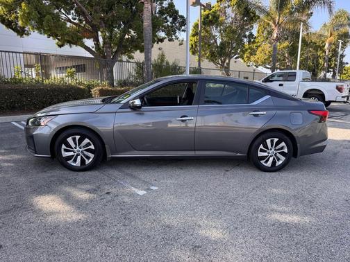 Gun Metallic 2024 Nissan Altima S FWD