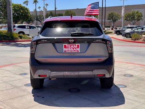 2025 Nissan Kicks SR