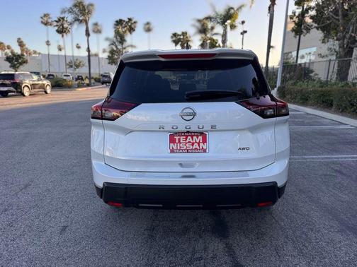 2026 Nissan Rogue SV