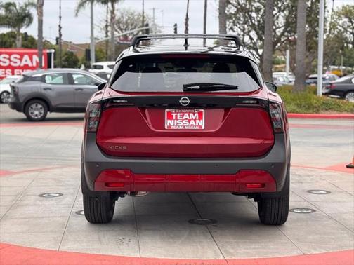 2025 Nissan Kicks SR