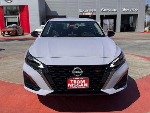 2025 Nissan Altima SR FWD
