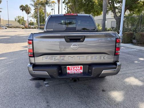 Gun Met 2026 Nissan Frontier SV