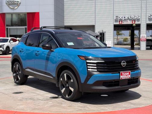 2025 Nissan Kicks SR