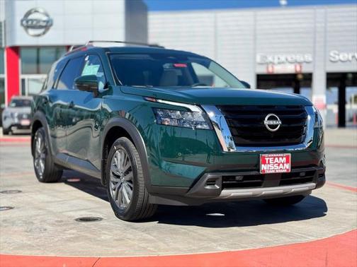 2025 Nissan Pathfinder SL FWD