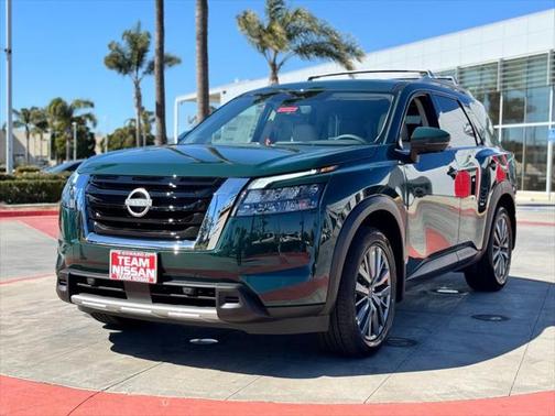 2025 Nissan Pathfinder SL FWD