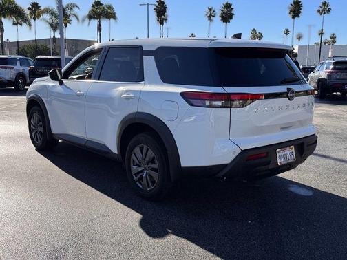 2024 Nissan Pathfinder S FWD