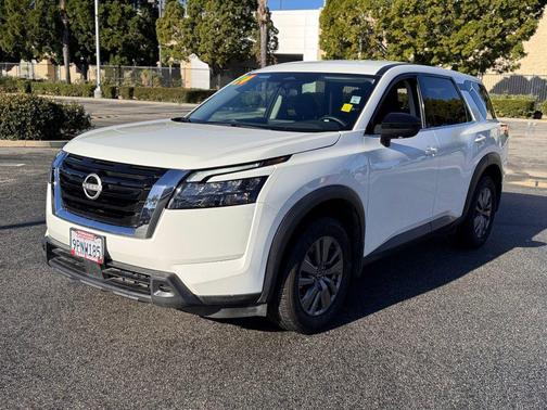 2024 Nissan Pathfinder S FWD