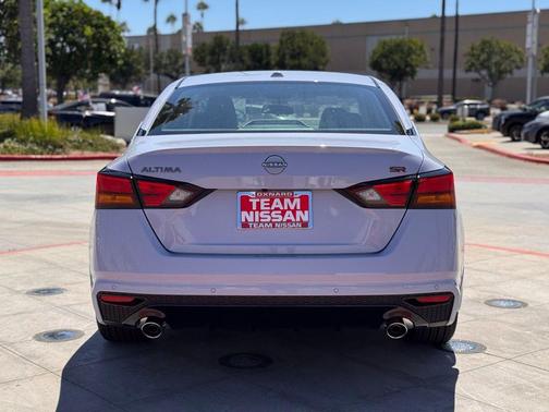 2025 Nissan Altima SR FWD