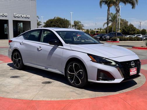 2025 Nissan Altima SR FWD