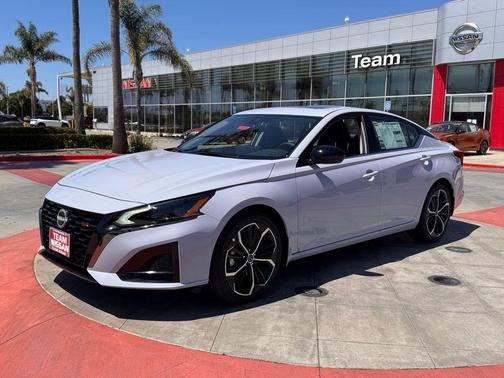 2025 Nissan Altima SR FWD