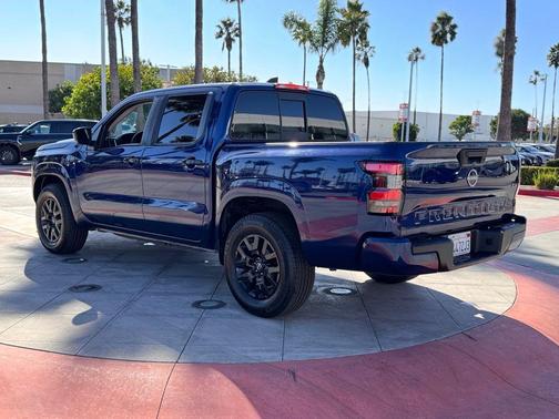 2022 Nissan Frontier SV