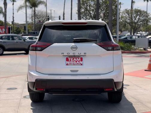 2025 Nissan Rogue SV