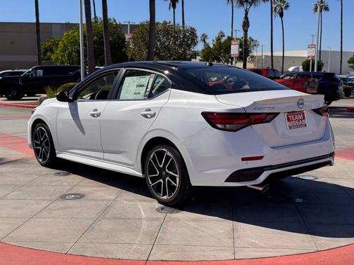 2025 Nissan Sentra SR