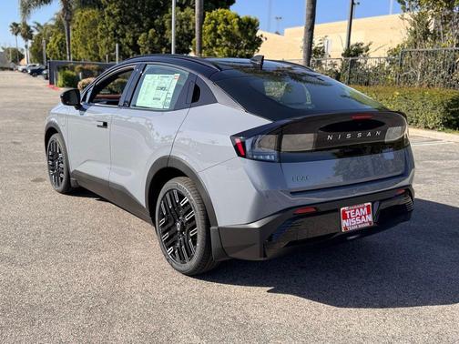 2026 Nissan Leaf PLATINUM+