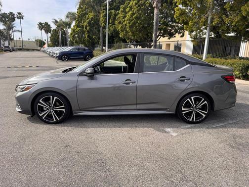 2022 Nissan Sentra SR