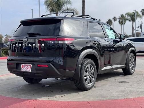 2025 Nissan Pathfinder SV FWD