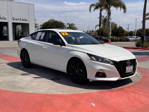 2022 Nissan Altima SR Intelligent AWD