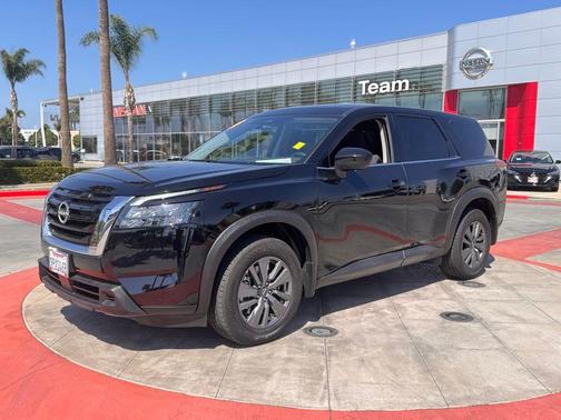 2024 Nissan Pathfinder S FWD