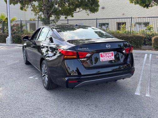Super Black 2026 Nissan Altima 2.5 SV