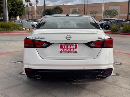 White Pearl 2026 Nissan Altima SR FWD