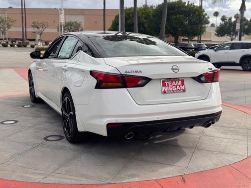 White Pearl 2026 Nissan Altima SR FWD