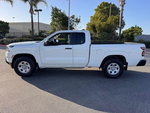 2023 Nissan Frontier S