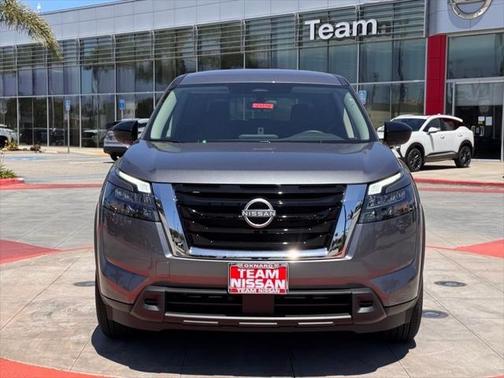 2025 Nissan Pathfinder S 4WD