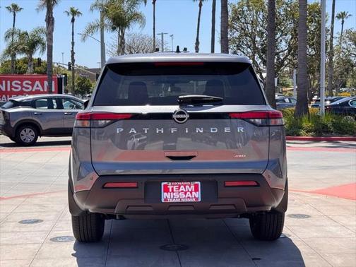 2025 Nissan Pathfinder S 4WD